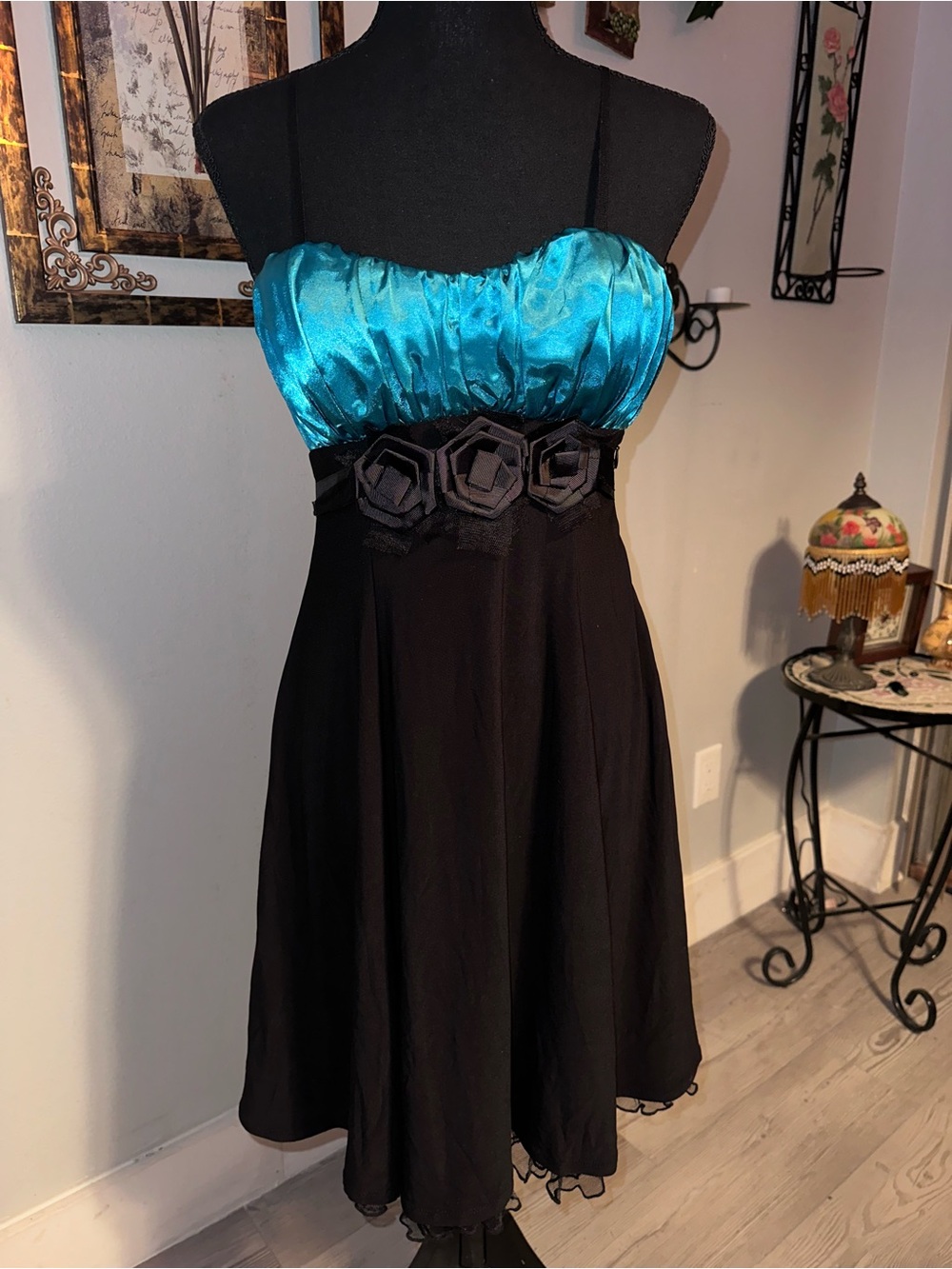 Vtg Y2K Snap Strappy Blue and Black Floral Sweetheart Rosette Bow Cocktail Dress